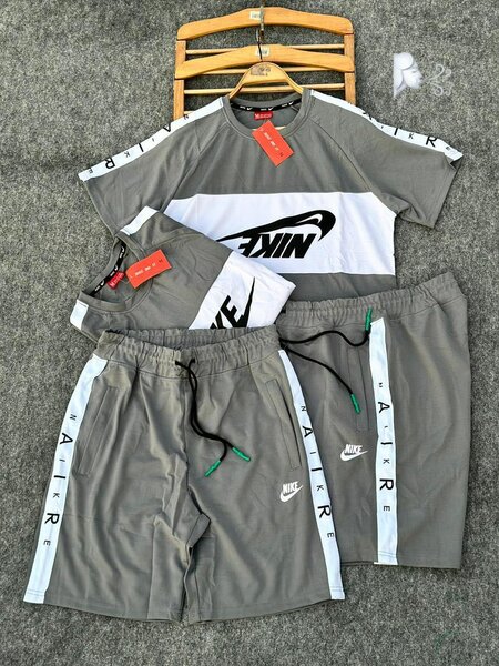 Complet de marque