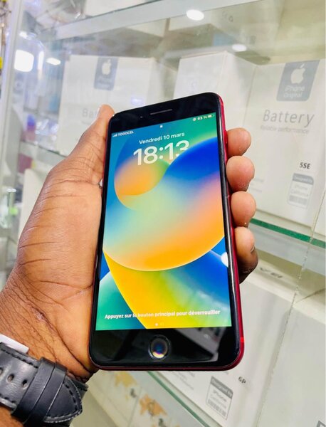 IPHONE 8+ 64Gig