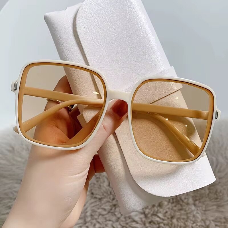 Lunettes de soleil carrées élégantes
