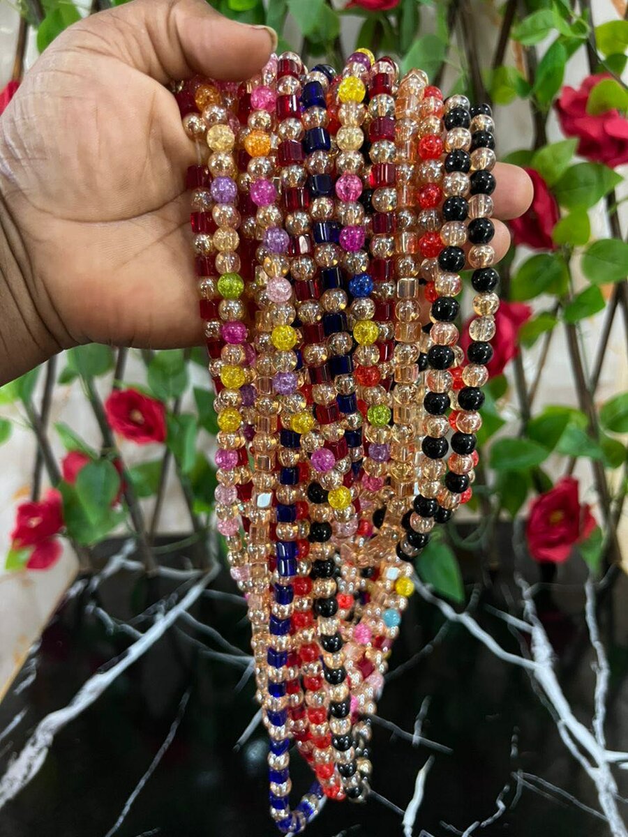 Colliers en perles colorés