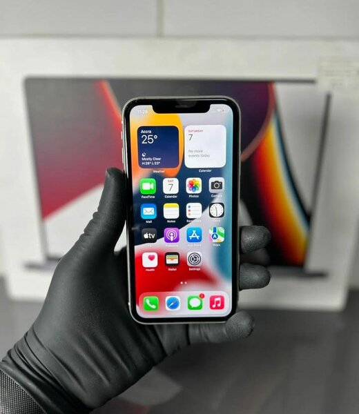 PRE-OWNED IPHONE 11