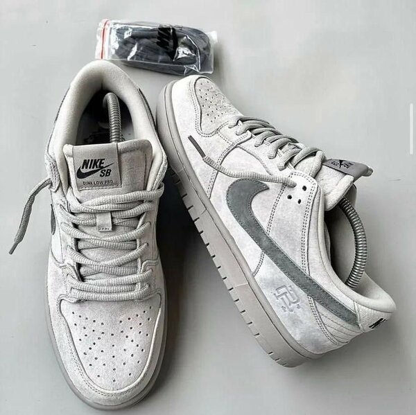 Nike sb dunk ash