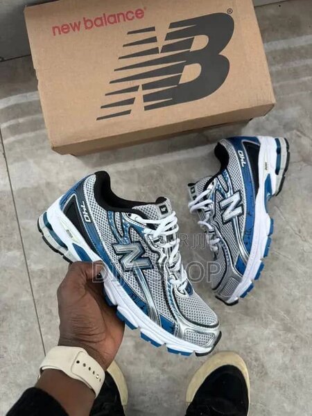 New balance 740