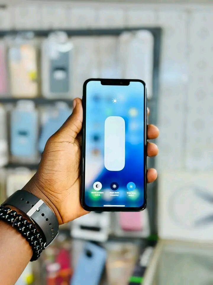 iPhone 11 Pro Max 64Go