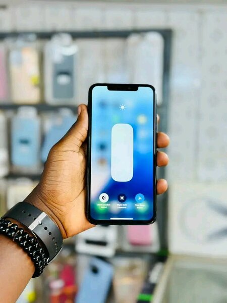 iPhone 11 Pro Max 64Go
