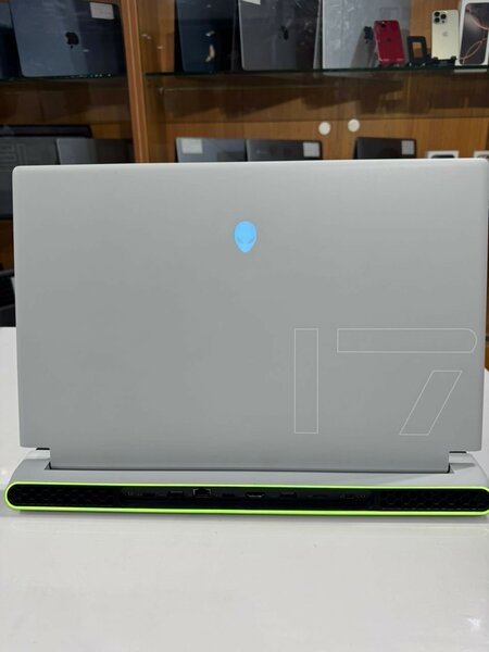 ALIENWARE X17 R2