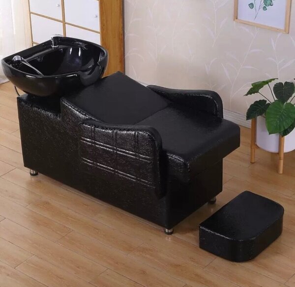 Saloon chair