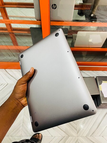 Mackbook m1.