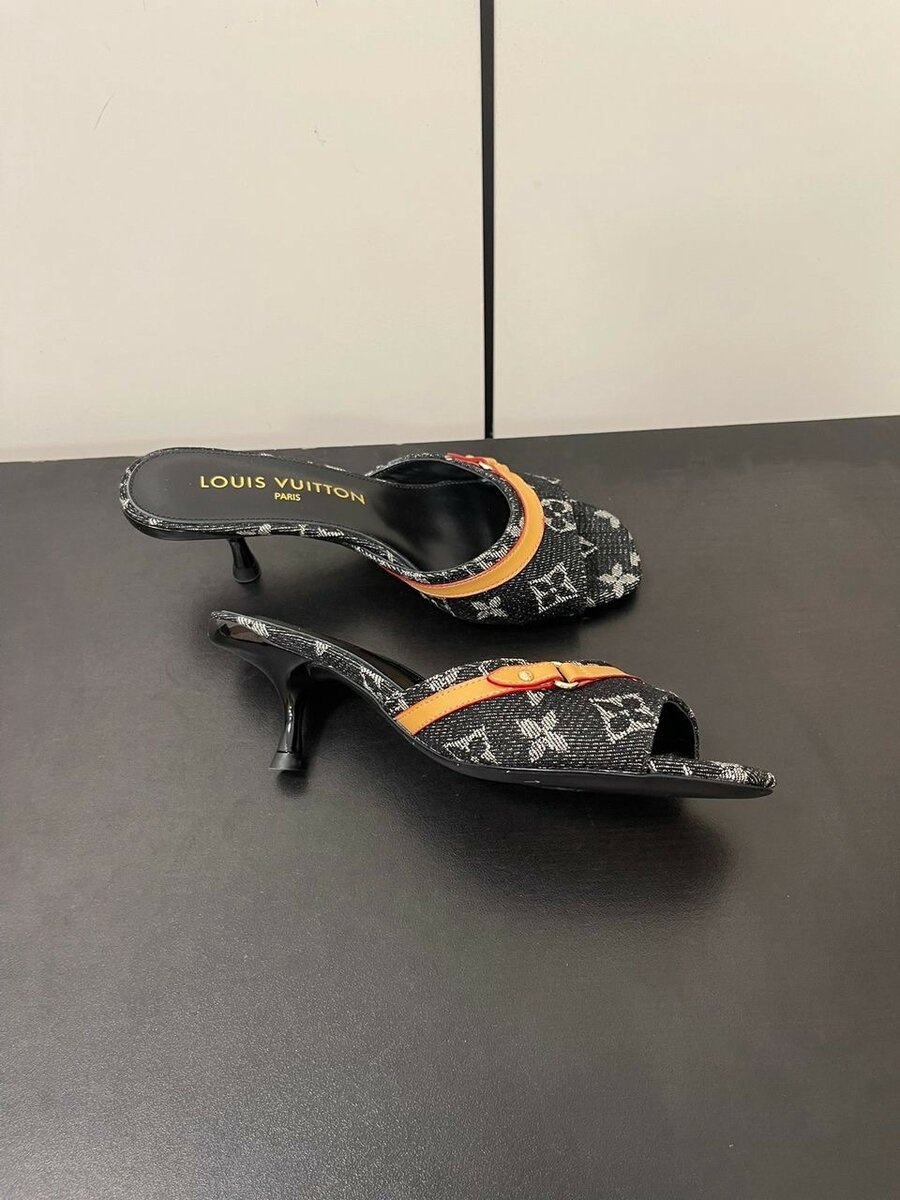 Ladies Kitten heel
