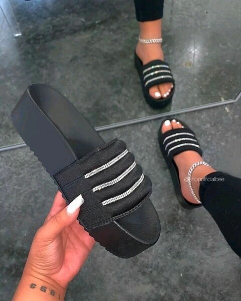 Women's slippers