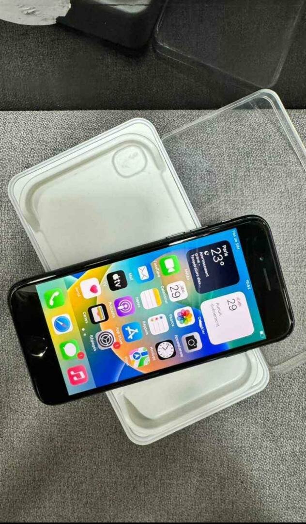 iPhone 8 Noir 64 Go