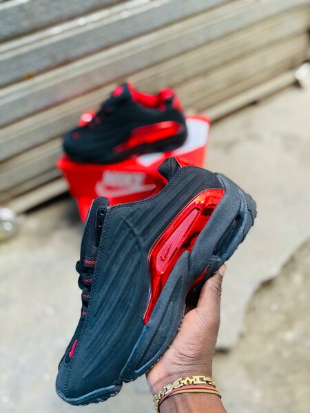 NIKE NOCTA