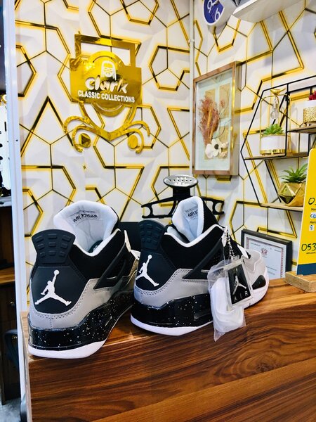 Jordan 4
