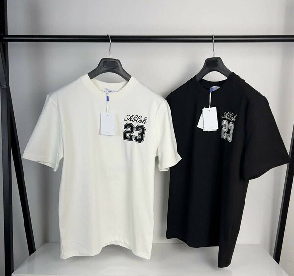 Tee-shirts