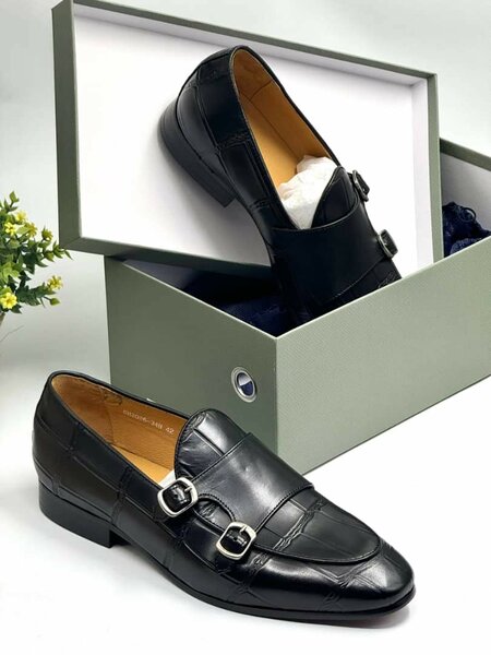 Loafer shoes