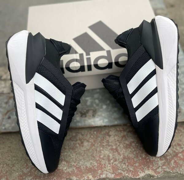 Baskets noires Adidas légères