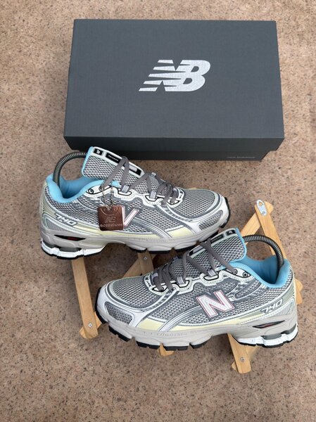 New Balance 740 Sneakers