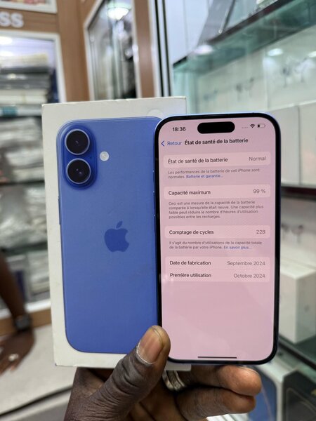 iPhone 16 simple
