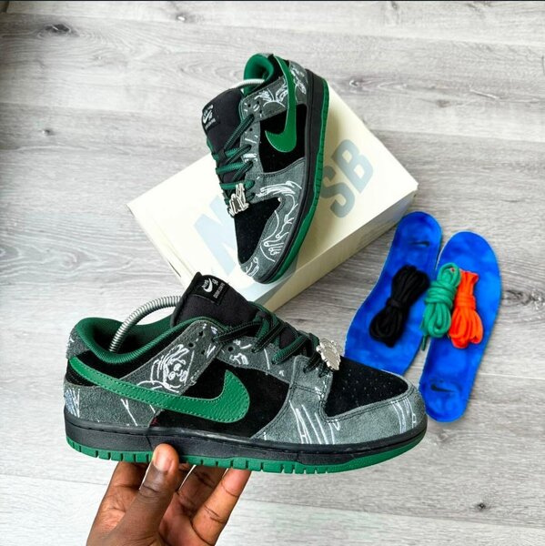 NIKE SB CLASSIC