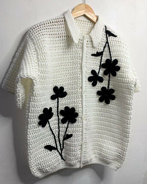 Gilet en crochet floral