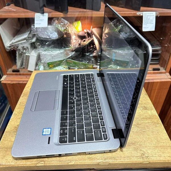 HP EliteBook 820 G3