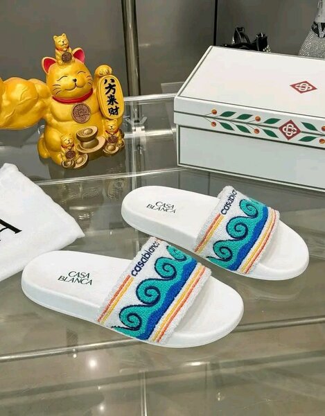 Claquettes Casablanca Élégantes