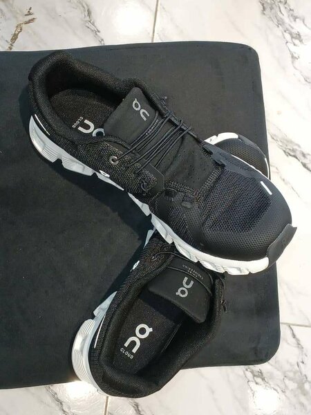 One cloud sneakers