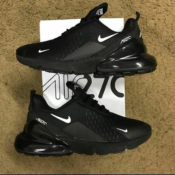 NIKE AIRMAX 270