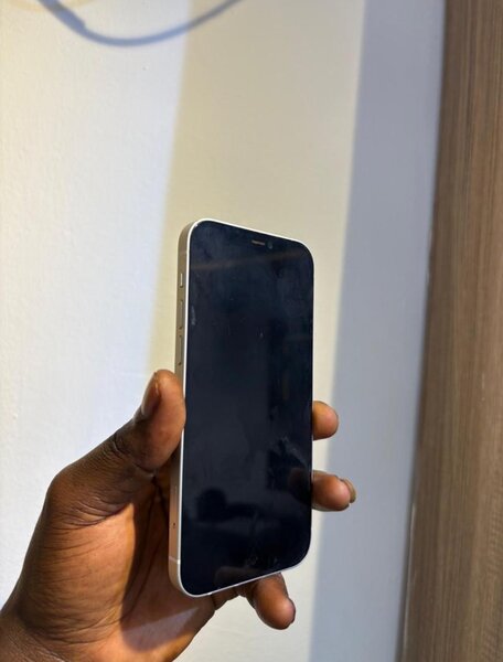 iPhone 12 64gig