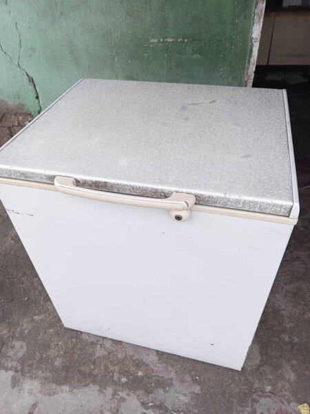Deep freezer