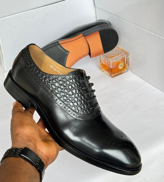 Work shoes