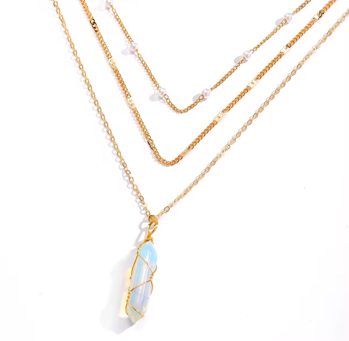 Collier en or avec pendentif opale