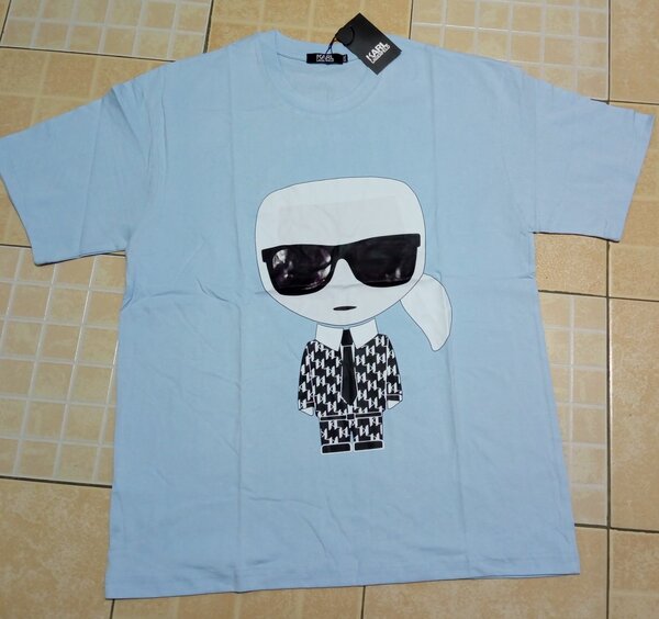 Tee shirts