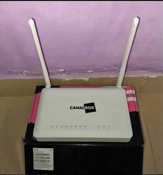 Routeur WiFi Canalbox Blanc