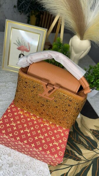 Sac LV marron avec strass