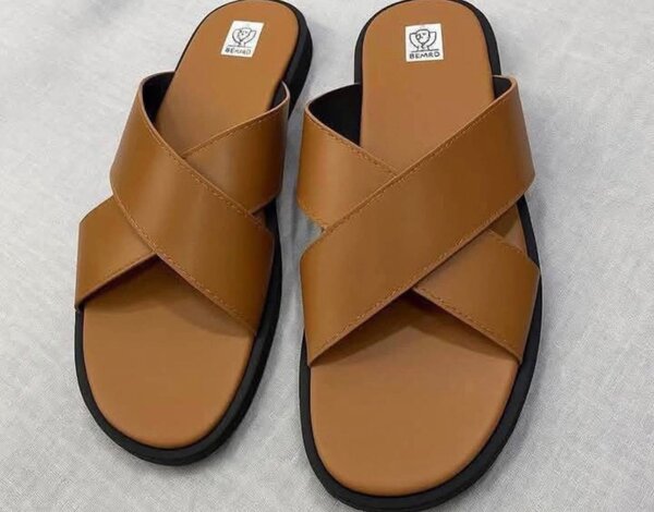 Sandales en cuir marron homme