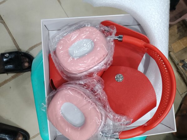 Apple headphone