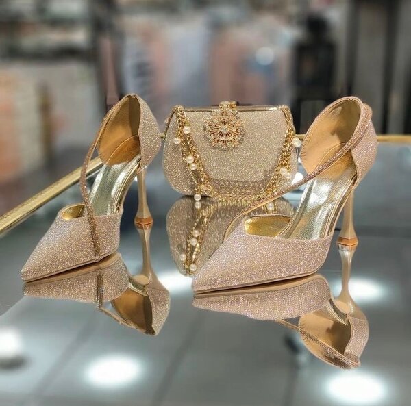Dress shoe