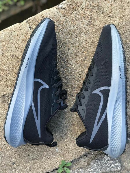 Running shoe
