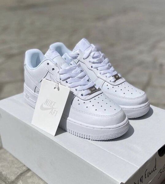 NIKE AIR FORCE ONE