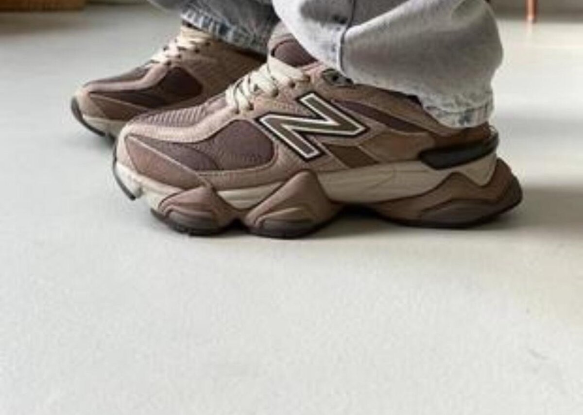 New balance,Nike