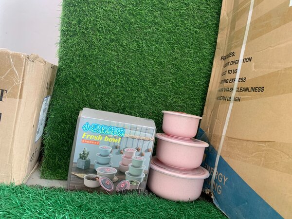Food containers