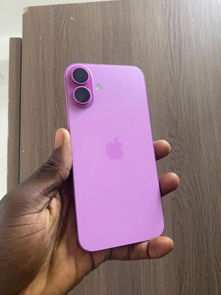 iPhone  16