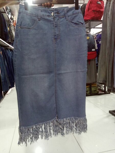 Demni skirts