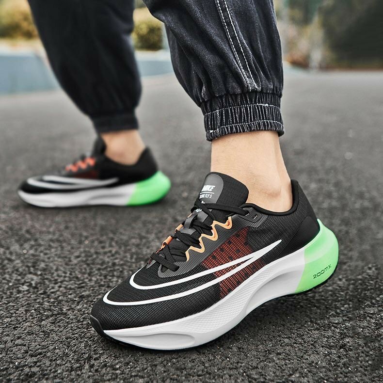 NIKE ZOOM