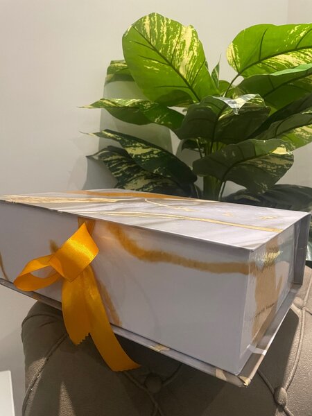 Flip gift box