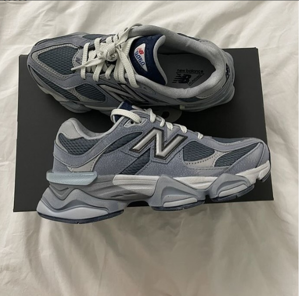 grey sneakers