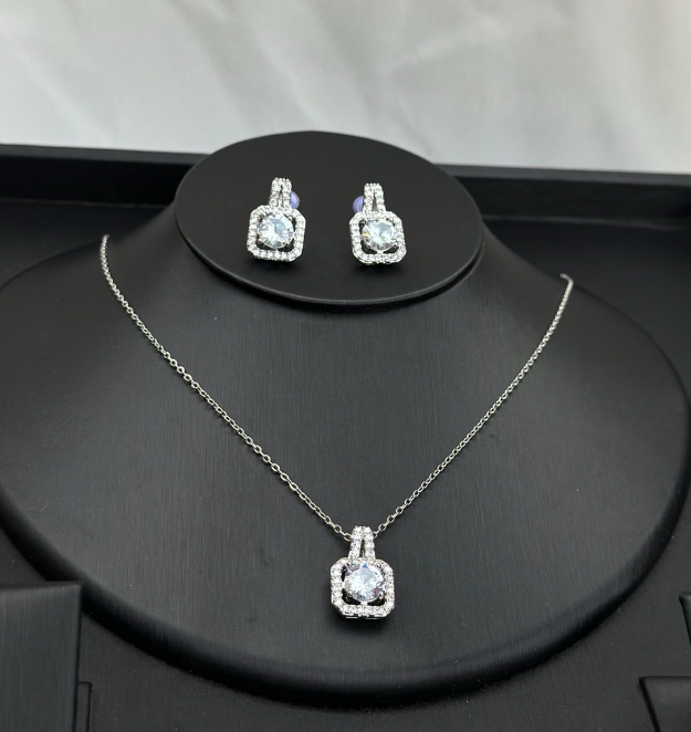 Set of jewelry Necklace + earrings