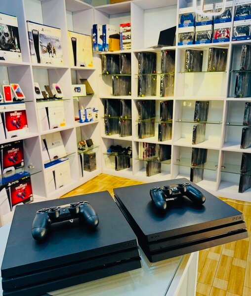 PS4 pro1TB J