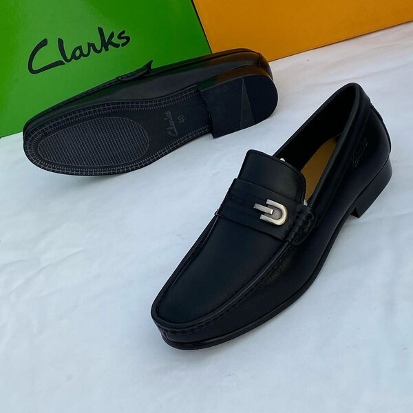 Dress shoes